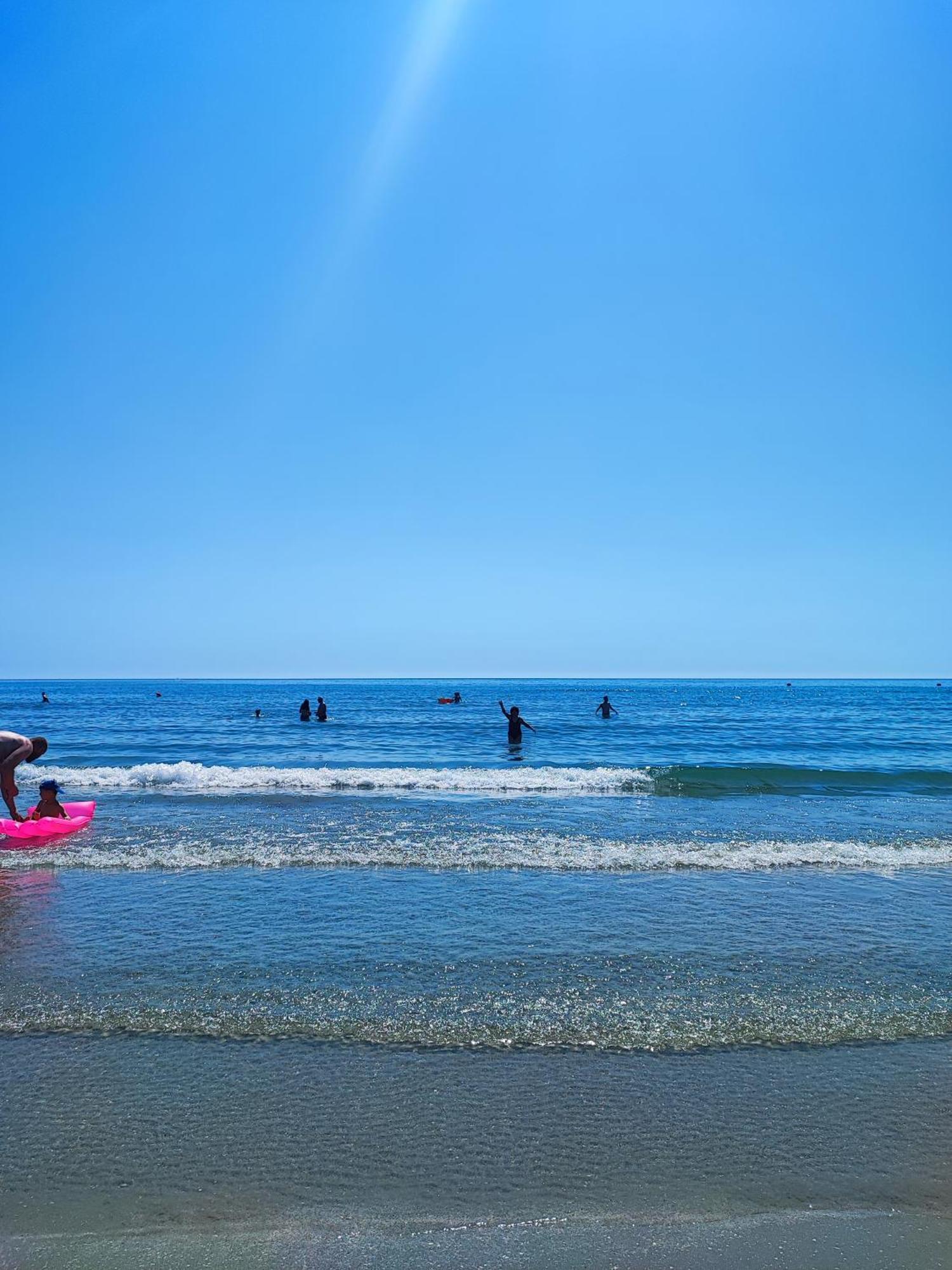 Apartament Studio Teo Blue In Mamaia Nord นาโวดาริ ภายนอก รูปภาพ